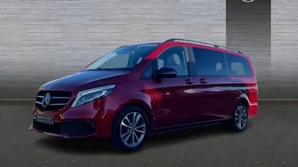 Usado Mercedes V250 Avantgarde 190 CV (139 kW) 2022 Rojo Monovolumen