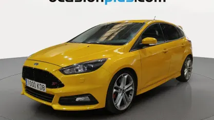 Usado Ford Focus ST 250 CV (183 kW) 2017 Amarillo Utilitario
