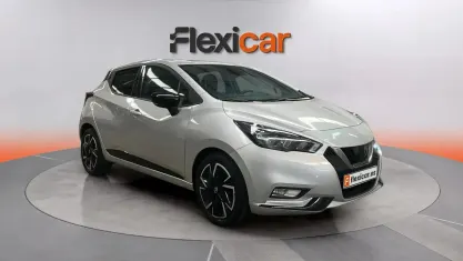 Usado Nissan Micra 92 CV (67 kW) 2022 Gris Utilitario