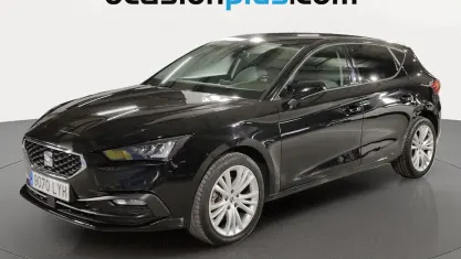 Usado Seat Leon Style 131 CV (96 kW) 2022 Negro Utilitario