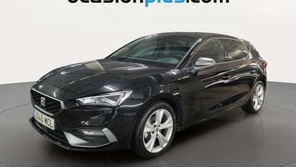 Usado Seat Leon FR 110 CV (80 kW) 2022 Negro Utilitario
