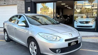 Gris Usado 2010 Renault Fluence Dynamique Berlina | 5900 € (Buen precio)