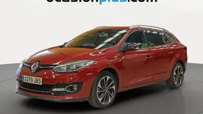 Usado Renault Mégane III Bose Edition 130 CV (95 kW) 2014 Rojo Familiar