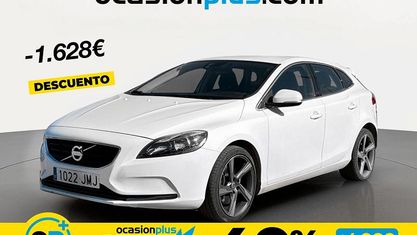 Begagnad Volvo V40 Momentum 150 HK (110 kW) 2016 Vit Halvkombi