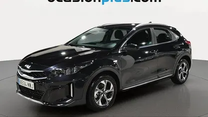 Käytetty Kia XCeed 101 HP (74 kW) 2024 Musta Katumaasturi