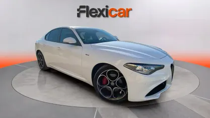 Usado Alfa Romeo Giulia Sprint 200 CV (147 kW) 2021 Blanco Berlina