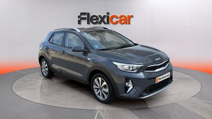 Käytetty Kia Stonic 84 HP (61 kW) 2023 Harmaa Katumaasturi