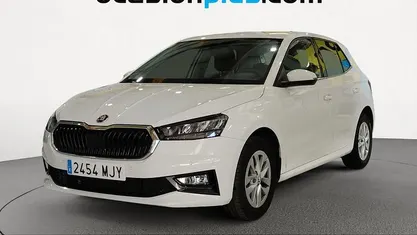 Usado Skoda Fabia Ambition 110 CV (80 kW) 2023 Blanco Utilitario
