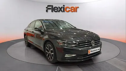 Usado VW Passat Advance 120 CV (88 kW) 2019 Gris Berlina