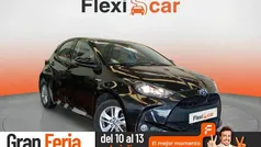 Negro Usado 2021 Toyota Yaris Hybrid Active Berlina | 14.490 € (Buen precio)