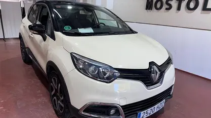 Usado Renault Captur Zen 90 CV (66 kW) 2014 Blanco SUV