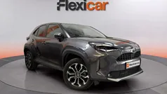 Gris Usado 2023 Toyota Yaris Hybrid Active | 22.290 € (Precio justo)