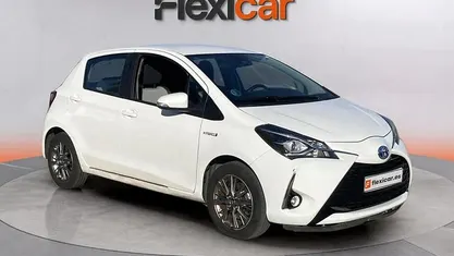 Usado 2019 Toyota Yaris Hybrid Active Utilitario | 12.490 € (Precio justo)