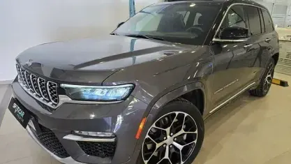 Usado Jeep Grand Cherokee Summit 381 CV (280 kW) 2024 Gris / plata SUV