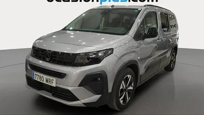 Gris Usado 2024 Peugeot Rifter GT Monovolumen | 25.455 € (Precio justo)