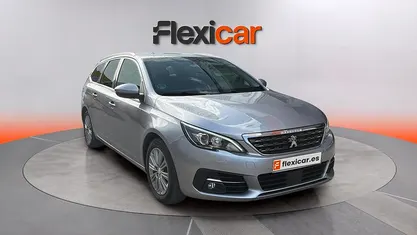 Begagnad Peugeot 308 SW Allure 131 HK (96 kW) 2021 Grå Kombi