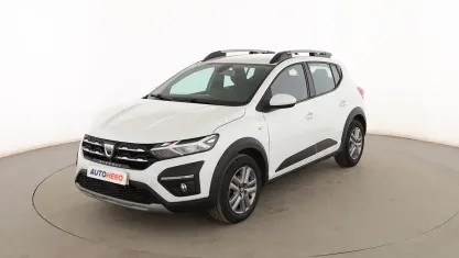 Usado Dacia Sandero Comfort 91 CV (66 kW) 2021 Blanco Berlina