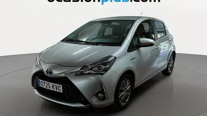 Usado Toyota Yaris Hybrid Active 100 CV (73 kW) 2019 Gris plata Utilitario