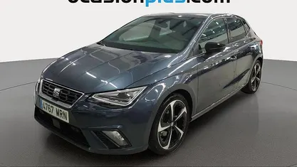 Usado Seat Ibiza FR 150 CV (110 kW) 2024 Gris Utilitario