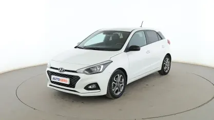 Usado Hyundai i20 101 CV (74 kW) 2019 Blanco Utilitario