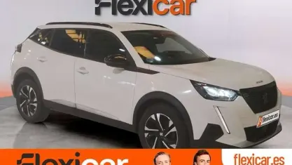 Usado Peugeot 2008 Allure 110 CV (80 kW) 2022 Blanco SUV
