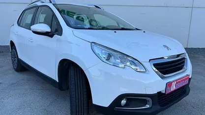 Usado Peugeot 2008 Active 82 CV (60 kW) 2014 Blanco SUV