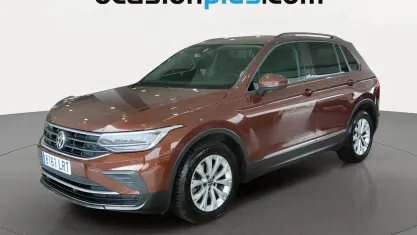 Käytetty VW Tiguan 122 HP (89 kW) 2021 Ruskea Katumaasturi