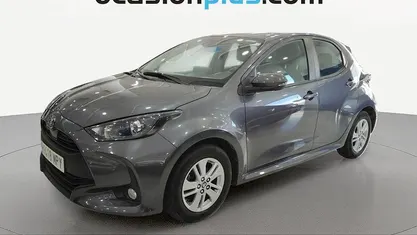 Usado Toyota Yaris Edition 125 CV (91 kW) 2024 Gris Utilitario