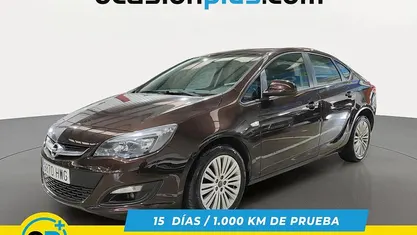 Marrón Usado 2014 Opel Astra Selective Berlina | 5990 € (Precio justo)