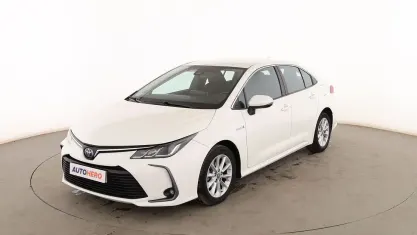 Usado Toyota Corolla Active 122 CV (89 kW) 2020 Blanco Berlina