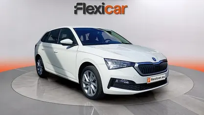 Usado Skoda Scala Ambition 110 CV (80 kW) 2023 Blanco Utilitario