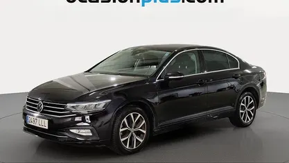 Usado VW Passat 150 CV (110 kW) 2020 Negro Berlina