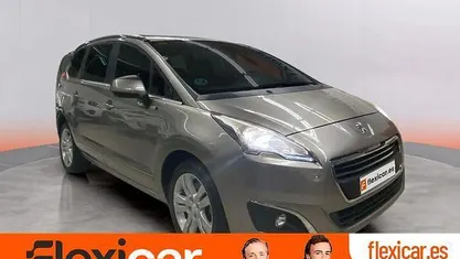 Gris Usado 2016 Peugeot 5008 Style Monovolumen | 7990 € (Buen precio)