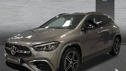 Usado Mercedes GLA200 AMG line 150 CV (110 kW) 2025 Gris SUV