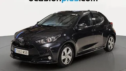 Usado Toyota Yaris Hybrid Active 116 CV (85 kW) 2024 Blanco Utilitario