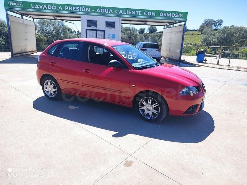 Usado Seat Ibiza Ecomotive 80 HP (58 kW) 2009 Vermelho Sedan