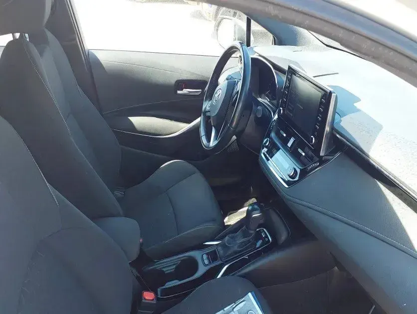 Usado Toyota Corolla Active 122 CV (89 kW) 2022 Gris / plata Familiar