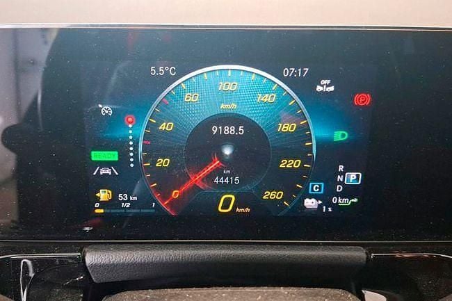 Usado Mercedes GLA250 218 CV (160 kW) 2022 Rojo SUV