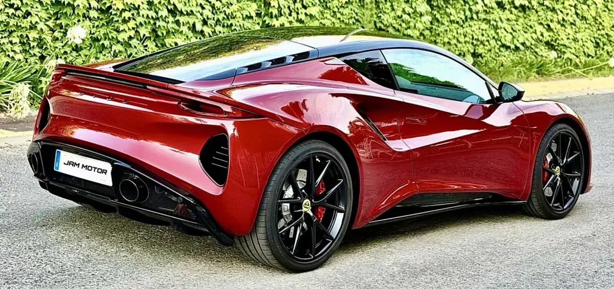 Usado Lotus Emira 405 CV (297 kW) 2023 Rojo Coupe