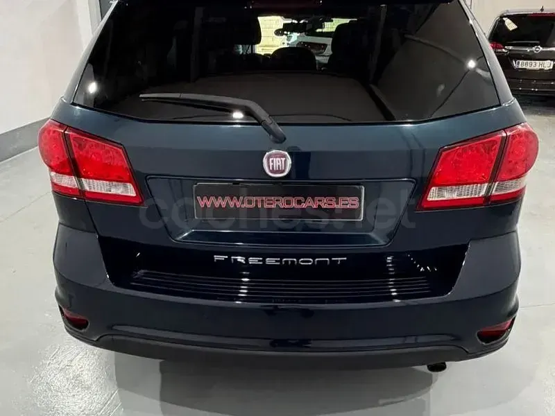 Usado Fiat Freemont Urban 140 CV (102 kW) 2014 Azul SUV