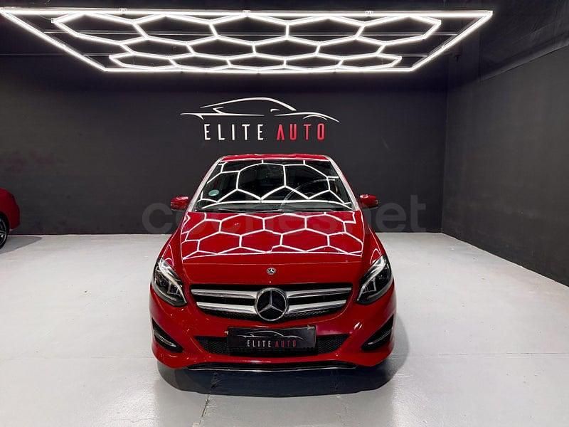 Usado Mercedes B200 136 CV (100 kW) 2018 Rojo Monovolumen