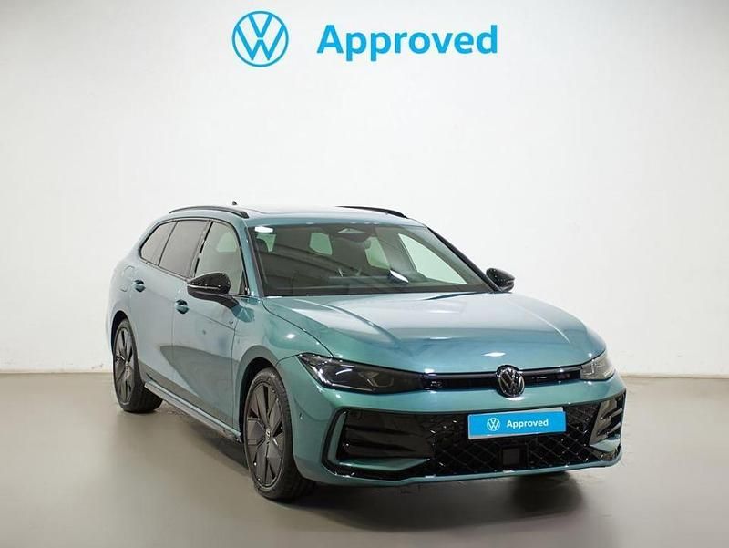Usado VW Passat R-line 150 CV (110 kW) 2024 Familiar