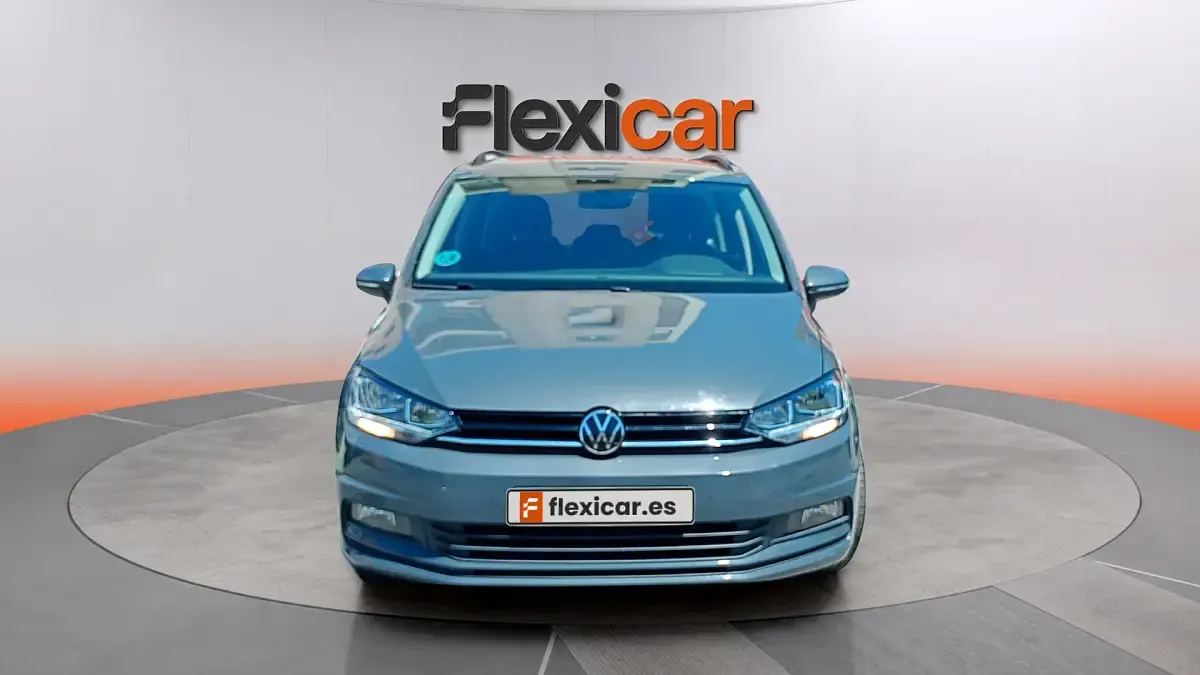Usado VW Touran Advance 150 CV (110 kW) 2021 Gris Monovolumen