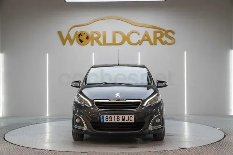 Usado Peugeot 108 Active 72 CV (52 kW) 2021 Gris / plata Berlina