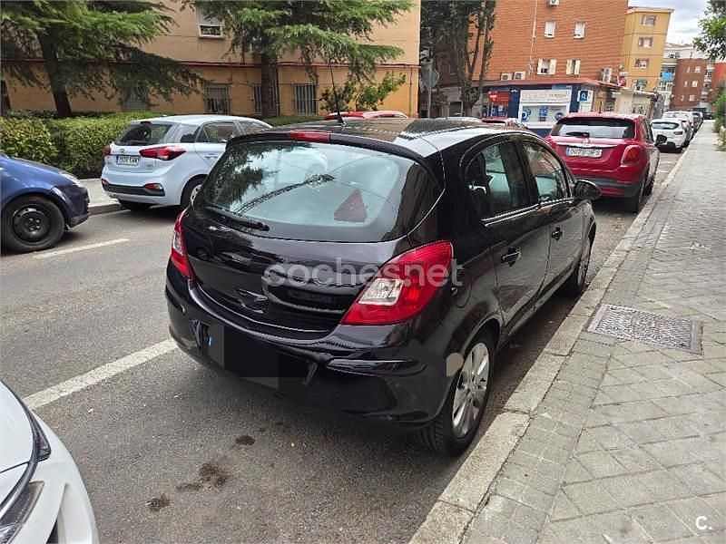 Violeta / lila Usado 2008 Opel Corsa Cosmo Berlina | 4000 € (Un poco caro) - Imagen 1/4