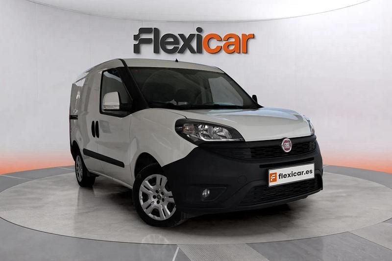 Blanco Usado 2020 Fiat Doblò Monovolumen | 10.190 € (Precio justo) - Imagen 1/4