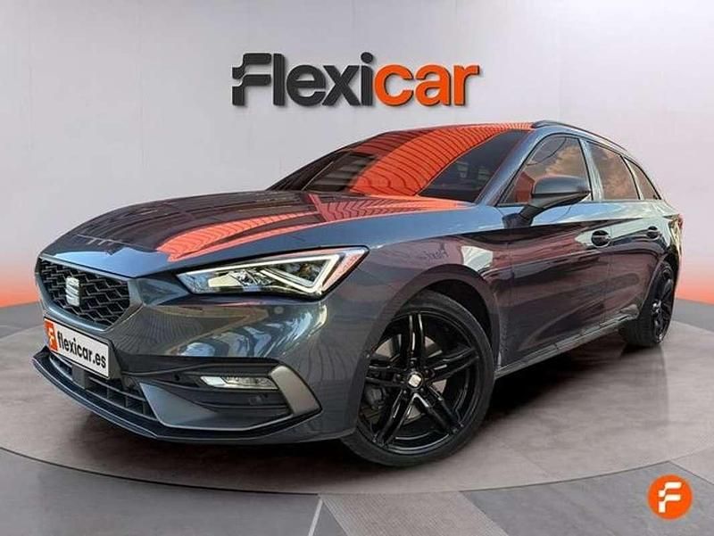 Usado Seat Leon FR 150 CV (110 kW) 2020 Gris Familiar