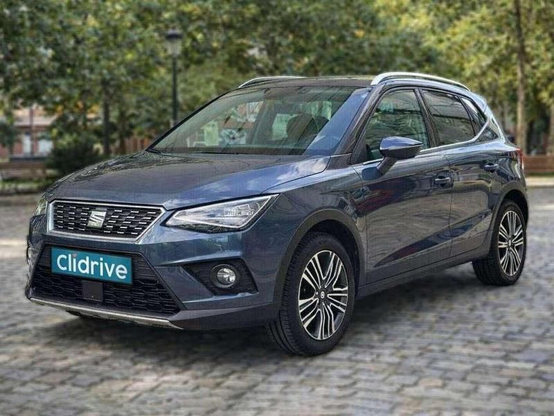 Usado Seat Arona Ecomotive 95 CV (69 kW) 2020 Gris SUV