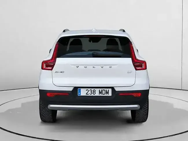 Usado Volvo XC40 Plus 262 CV (192 kW) 2023 Blanco SUV