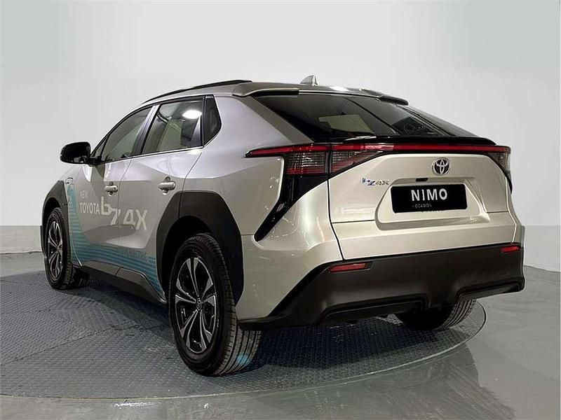 Usado Toyota bZ4X Advance 150 kW (204 CV) 2025 SUV